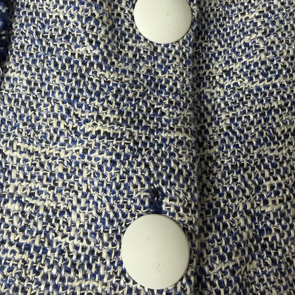 Zara Tweed Mini Skirt Blue White Button Front Frayed Hem Size Medium NWT 💛 - Picture 3 of 7